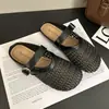 Chinelos Tecidos Vazados para Mulheres, Novo Estilo Respirável para o Verão, Sapatos Femininos de Malha Preta, Sandálias Rasas Femininas com Solado Macio
