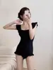 Fabricante Mayorista Transfronterizo 2025 Nuevo Baño Termal Coreano Sexy Espalda Descubierta Manga Corta Dobladillo en Oreja Traje de Baño de Una Pieza para Mujer