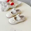 Zapatos de Cuero con Perlas de Moda para Niñas 2026 Otoño Nuevo Suela Suave Moda Mary Jane Planos