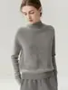 ¡Suave y delicado con la piel! Suéter 100% cachemira pura para mujer, con cuello semialto, un diseño de punto sencillo, un corte holgado y un estilo versátil como capa base.