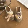 Chinelos de Algodão Macios e Fofos com Bolinhas e Cabeça de Ursinho 3D para Mulheres Quentes Solado Macio Roupa de Casa Antiderrapante Veludo Preguiçoso Chinelos de Algodão