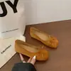 Design de fundo plano boca rasa laço novo 2026 Toque francês suave outono e inverno Sapatos Mary Jane bico redondo Sapatilhas