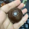 Venta al por mayor de balonmano de masaje tallado en madera de agar de Vietnam, de nogal, Wen Play, para la salud de los ancianos, artesanía de madera.