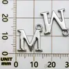 Aleación de Zinc 26 Letras Mayúsculas del Alfabeto Inglés A-Z Colgante Pequeño Pulsera DIY Collar Llavero Accesorios de Joyería Colgante