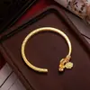 Joia Dourada Estilo Loja de Ouro com Design de Nicho de Alto Padrão, Motivo de Sino e Nuvem Auspiciosos, Pulseira Ajustável de Ouro Imitação