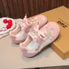 Tênis Esportivo Feminino 2026 Verão Novo Solado Macio Infantil Flor Ballet Treinamento Alemão Sapatos Casuais Solado Macio Sapatinhos de Bebê