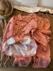 Pijama Fofo de Biscoito Xadrez Vermelho, Conjunto de Cardigã com Gola Lapela para Primavera e Outono, Estilo Simples, Adequado para Meninas Usarem Fora de Casa como Roupa de Casa