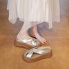Pantuflas de cuña hueca Baotou para mujer para uso exterior 2025 verano nuevo estilo francés elegantes sandalias planas
