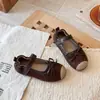 Sapatos infantis retrô de veludo estilo doce primavera e outono, sapatos de couro para meninas pequenas, sapatos de princesa, sapatilhas Mary Jane para bebês com bico fino