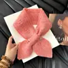 Bufanda Pequeña de Punto Cruz de Color Mixto Dulce para Mujer Otoño e Invierno Nuevo Estilo Coreano Versátil Cálida Bufanda de Lana para la Columna Cervical