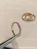 Anillo de Panal Edición Seiko CNC Shangmei Oro Rosa de 18k Anillo para Mujer Diamante Geometría de Panal Cabello Recto de Fábrica