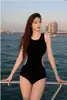 Traje de Baño de una Pieza para Mujer 2025 Verano Nuevo Color Sólido Estilo Ns Sexy para Baños Termales que Oculta el Vientre Adelgazante para Playa con un Toque de Lujo