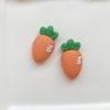 Accesorios de resina de zanahoria diy pegamento crema pegatina para refrigerador horquilla para el cabello cuerda para niños material de accesorios de rábano al por mayor