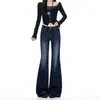 Jeans de color azul oscuro, no ajustados, ligeramente acampanados para mujer, superventas de primavera/verano, diseño de bolsillos, chica atractiva, adelgazantes, buena caída, pantalones acampanados