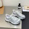 Zapatillas de papá de malla con suela gruesa estilo europeo para mujer, nuevo modelo primavera-verano 2026, versátiles, que aumentan la altura, ligeras, transpirables, zapatillas deportivas casuales, de moda