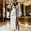 Vestido Novo Temu Amazon Transfronteiriço com Toque de Luxo, Decote V, Emagrecedor, Estampa Elegante, Fenda, Vestido de Verão Sexy para Mulheres