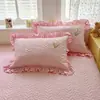 Novo Modelo 2026 13372 Saia de Cama de Renda Conjunto de Três Peças - Série Kela Lovers