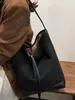 Bolso Cubo de Moda Nuevo Otoño 2026, Estilo Casual Perezoso de Alto Valor, Sensación Relajada, Color Sólido, Bolso de Hombro de Gran Capacidad