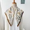 Lenço Quadrado Pequeno de Seda e Lã Estilo Coreano Versátil Castanha de Caju para Mulheres no Outono e Inverno Padrão Espinha de Peixe Lenço Decorativo Lenço Estiloso