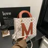 Bolso Cuadrado Pequeño Estampado Retro Europeo y Americano de Comercio Exterior para Mujer Modelo Nuevo 2026 Bolso de Hombro Cruzado Versátil de Alta Gama