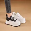 Zapatos Blancos Casuales Versátiles de Punta Redonda para Mujer 2026 Otoño Nuevas Llegadas para Personas Bajas Zapatos de Plataforma con Cordones Suela Gruesa Zapatos que Aumentan la Altura
