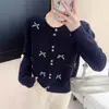 Estilo Delicado e Doce, Cardigã de Tricô com Laço e Dois Botões, Novo Estilo para o Início da Primavera, Suéter de Alta Qualidade, Elegante e Versátil