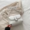 Bolsa Pequena Quadrada Transversal de Ombro Feminina da Moda 2025 Primavera Nova Simples Versátil de Alto Valor com Fivela de Fecho