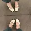Sapatos Mary Jane com Saia, Sandálias Fechadas de Salto Grosso Estilo Francês Feminino, Novos Sapatos de Festa de Moda de Nicho Primavera/Verão 2025