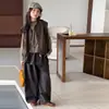 Conjunto de Outono para Meninas 2026 Novo Estilo Crianças de Tamanho Médio e Grande Moda Chique Colete de Algodão Cobertura para Fralda Calça de Perna Larga Conjunto de Três Peças