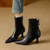 Botines elásticos adelgazantes de tacón alto y punta fina estilo francés para mujer, nuevo estilo Otoño/Invierno 2026, cuero suave, tacón fino, elegantes botines de cuero de moda