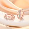 Brincos de Argola Lineares Studded com Diamantes Tendência 2026 para Mulheres, Brincos de Argola Ouro Rosé, Brincos de Camada Dupla, Brincos de Nicho de Luxo Leve