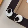 Traseras de Pendiente de Concha Natural de Lujo Ligero de Gama Alta para Mujer Diseño de Nicho Pendientes Versátiles Joyería de Oreja Elegante Simple de Nácar