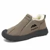 Colección nueva de otoño e invierno 2026 para hombre: Zapatos casuales de algodón tipo slip-on, forrados de felpa y engrosados, adecuados para papás, y diseñados para caminar al aire libre