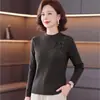 Camisa básica feminina de manga comprida com gola alta meia, nova moda 2026 para mulheres de meia-idade, camiseta de gola média com mangas compridas, para puxar por cima da cabeça