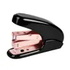 Mini grapadora, ahorradora de esfuerzo y duradera, grapadora pequeña portátil de alta gama en color oro rosa para estudiantes y uso de oficina, disponible para venta al por mayor