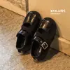 Novos Sapatos de Couro Infantis Outono 2026 Estilo Francês Retrô Fivela de Cinto Sapatilhas Rasas Estilo Ballet para Meninas