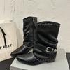 Botas Curtas Vintage com Tachas para Mulheres, Novo Estilo Verão 2026, Bico Fino Afunilado Franzido Salto Bloco Botas Western Cowboy para Montaria