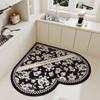 Alfombra de Baño Simple en Forma de Corazón Barro Diatomeo Fuertemente Absorbente de Secado Rápido Hogar Puerta de Inodoro Antideslizante Resistente a la Suciedad Alfombra para Pies