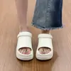 Sandálias de Sola Grossa 2026 Verão Chinelos Outdoor para Mulheres, Sandálias Versáteis da Moda de Duas Vias com Salto, Chinelos Modernos