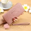 Carteira Nova Daifa Transfronteiriça Feminina Longa com Zíper Bola de Pelo Clutch Cor Sólida Padrão Diamante Carteira Moda Bolsa para Celular