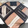 Pañuelo Cuadrado Pequeño de Imitación Seda Lana Algodón Lino, Nuevo Pañuelo de Seda Otoño e Invierno, Versátil para Viajes Diarios, Moda Retro, Chal Elegante de Alta Gama