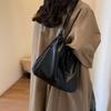 Bolso popular de este año para mujer de gran capacidad 2023 nueva moda bandolera mensajera versátil bolso cubo plisado texturizado