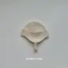 Mesmo Estilo na Coreia ~ Chapéu com Proteção para Ouvidos de Bebê Primavera e Outono Malha Fina Touca com Bico de Lã Bebê Recém-nascido Aquecida Touca Fetal
