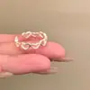 Conjunto de anillos de diseño nicho, estilo coreano, con delicados acentos de zirconia cúbica, perfecto para apilar, exuda una vibra suave y elegante, ideal para el uso diario