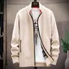 2026 Comercio Exterior Transfronterizo Otoño e Invierno Nuevo Suéter Cardigan de Punto con Cuello Alto para Hombre Chaqueta Estilo Coreano Ajuste Delgado Chaqueta de Color Sólido