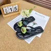 2026 Chinelos Little Monster Moda Praia Novos Sapatos com Solado Macio para Mulheres Antiderrapantes Verão Uso Externo Chinelos