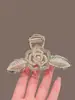 Grampo de Cabelo Grande com Design Vazado de Flor de Rosa para Prender na Parte de Trás da Cabeça Estilo Frio Estilo Fada Acessórios de Cabelo de Metal