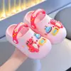 Chinelos infantis de EVA para meninos, de verão, para uso externo e em casa, antiderrapantes, sapatos macios com sola antiderrapante para meninas e bebês, tamancos fechados