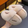 Pantuflas de algodón para niños de invierno con talón, cálidas y de felpa, suela gruesa, pantuflas de gamuza para el hogar para padres e hijos, para niños y niñas