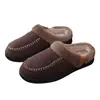 Novas pantufas masculinas de tamanho grande, novo modelo de inverno 2026, de pelúcia e espessas para aquecimento, sapatos de algodão slip-on estilo europeu e americano para homens, transfronteiriço